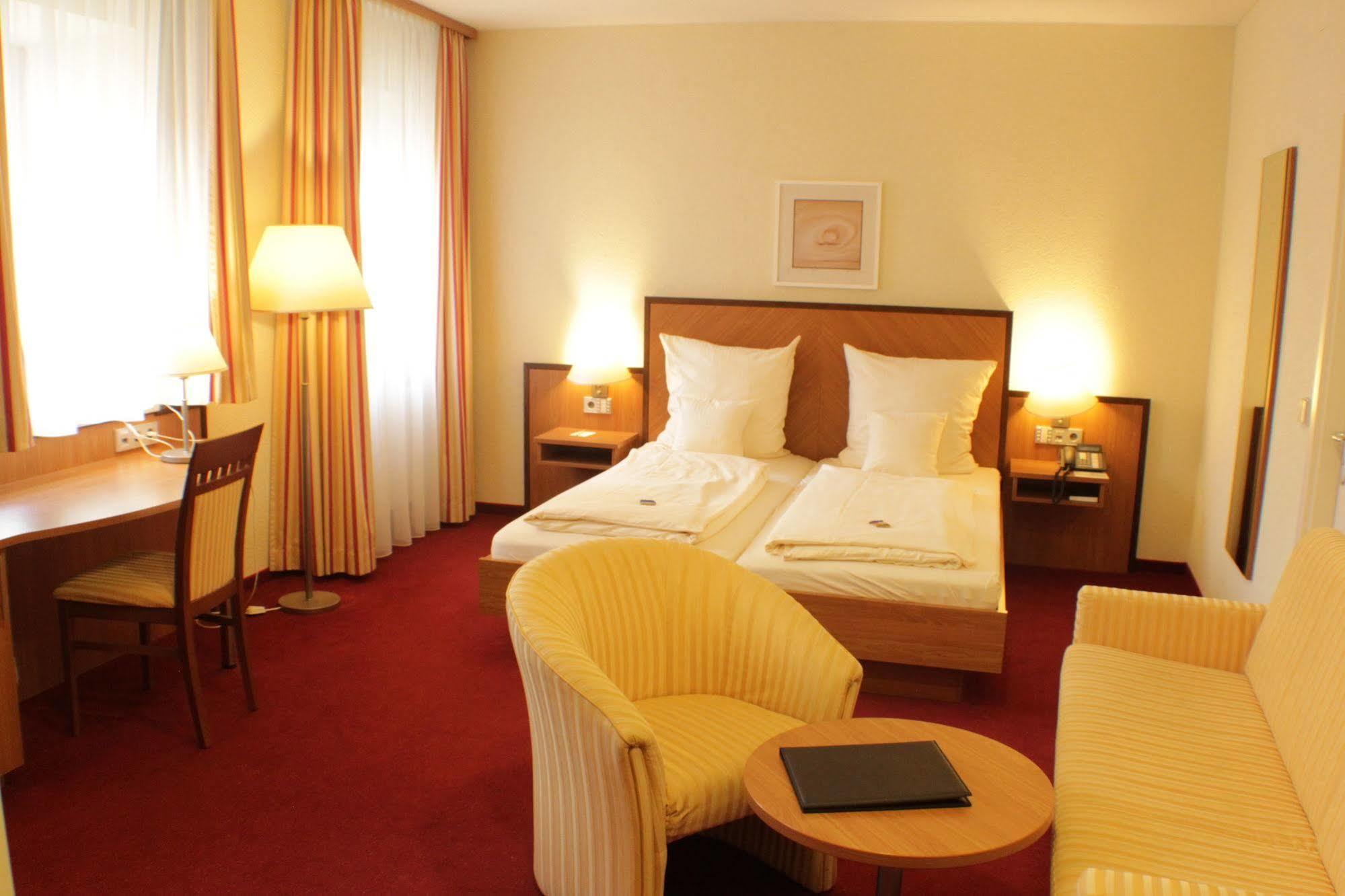 Living & Serviced Apartments By Blauer Wolf Gunzenhausen Buitenkant foto