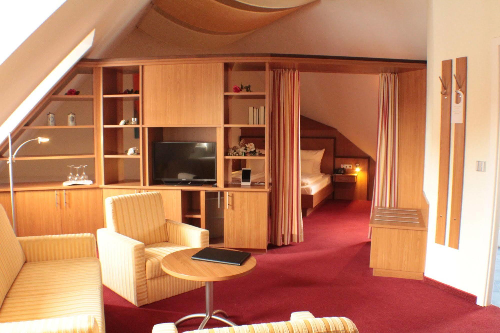 Living & Serviced Apartments By Blauer Wolf Gunzenhausen Buitenkant foto